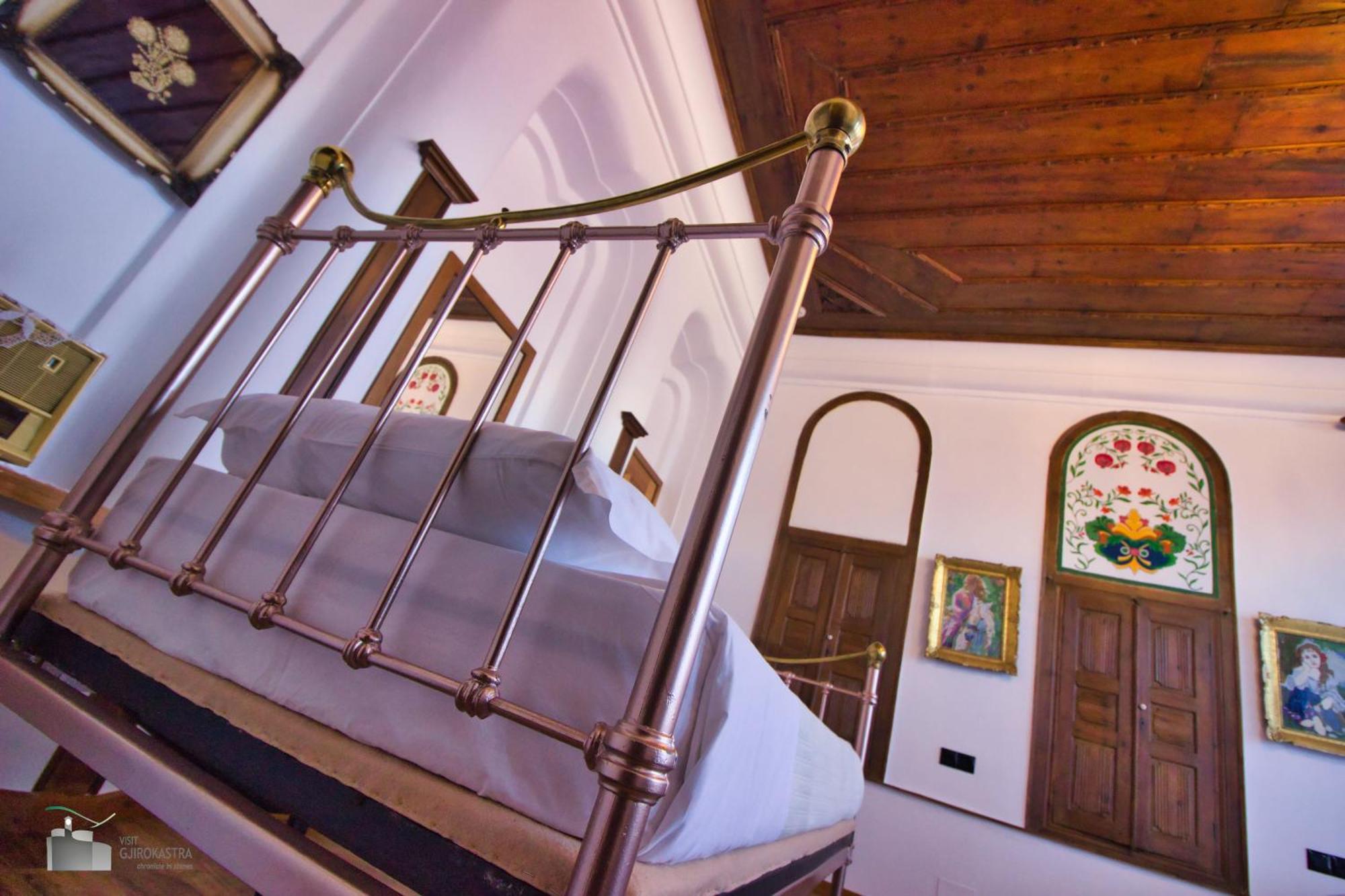 Boutique Hotel Praga Gjirokastër الغرفة الصورة
