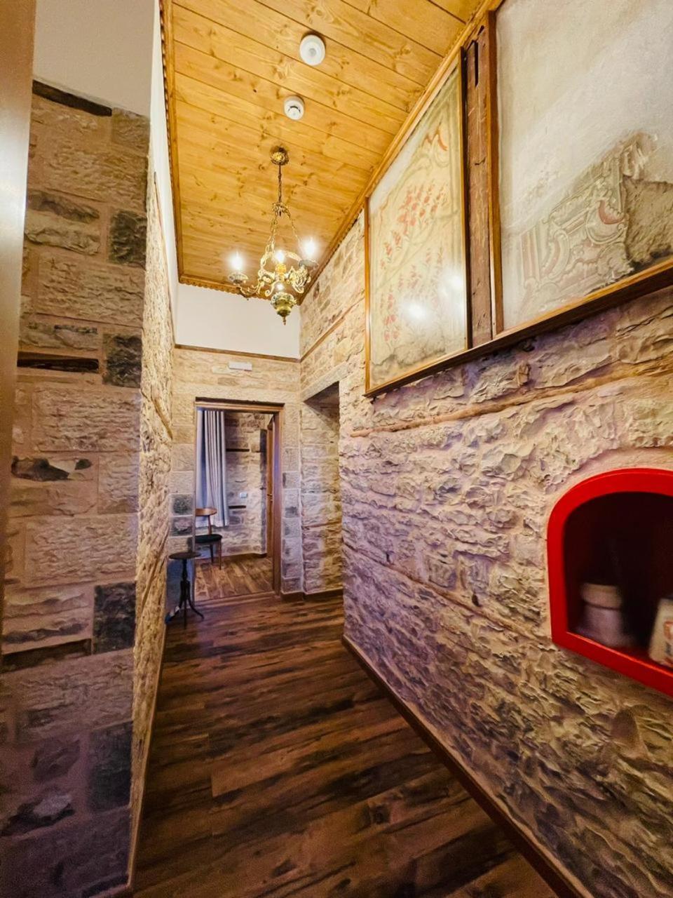 Boutique Hotel Praga Gjirokastër الغرفة الصورة