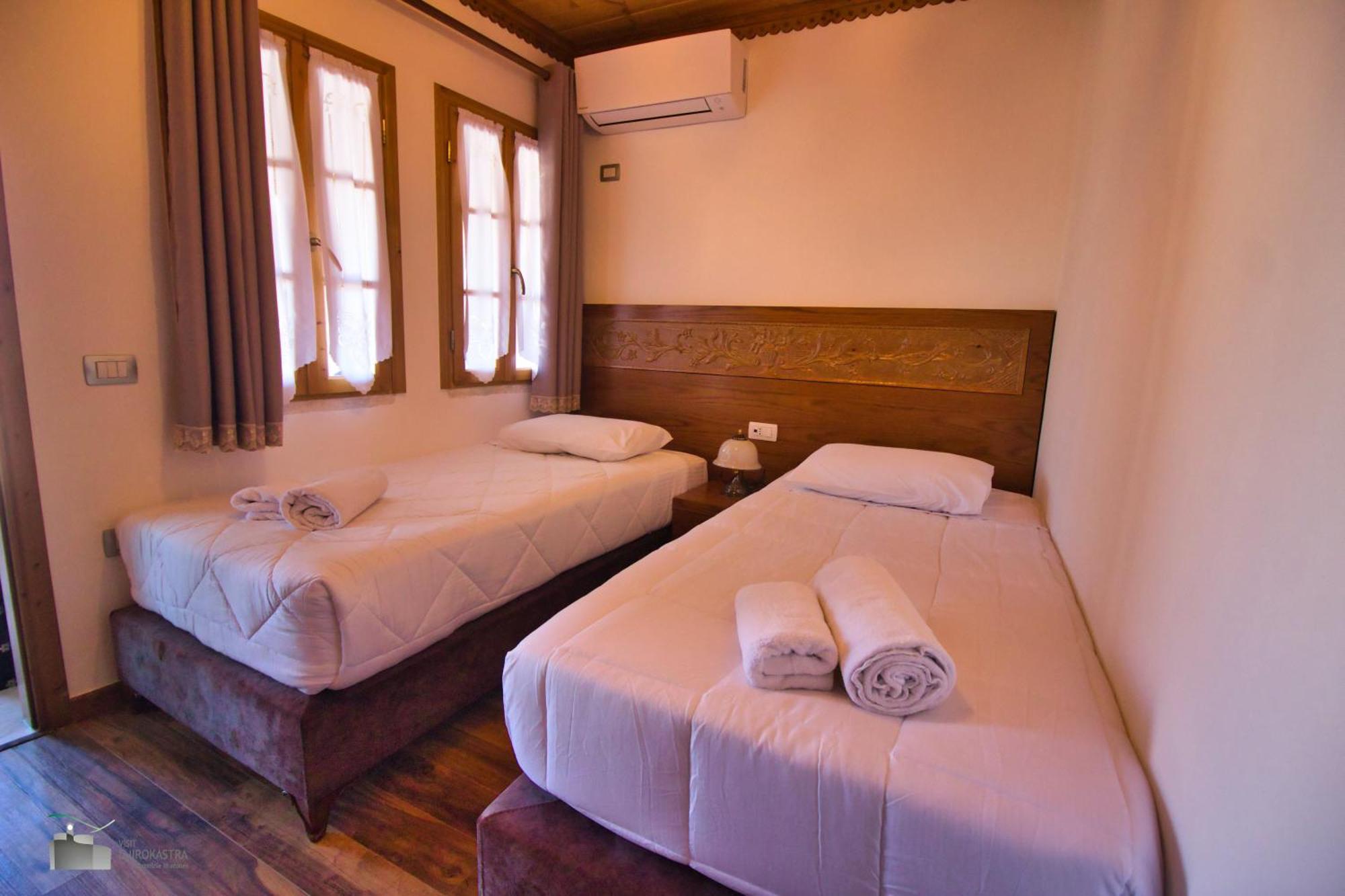 Boutique Hotel Praga Gjirokastër الغرفة الصورة