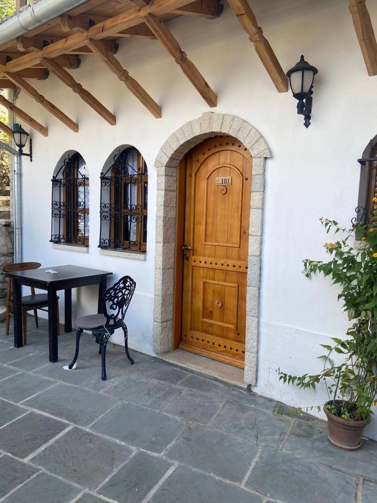 Boutique Hotel Praga Gjirokastër المظهر الخارجي الصورة